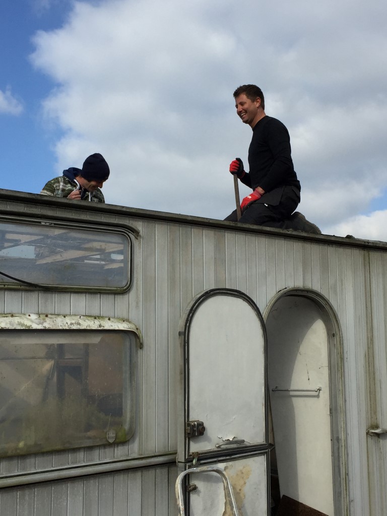 George-Clarke-helping-with-the-roof