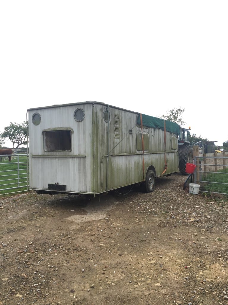 Warwick-Knight-arriving